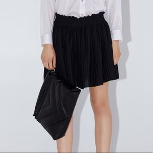 Zara black pleated stretchy shorts